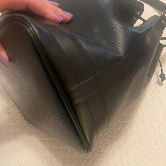 LOUIS VUITTON EPI NOE BAG - Picture 7 of 9